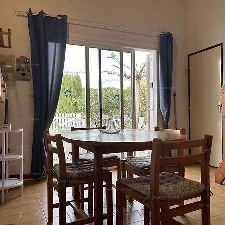 Holiday home Pavillon 2 Pieces Mezzanine, 4 Couchages, Terrasse, Piscine, Proche - - Fr-1-229b-100 *